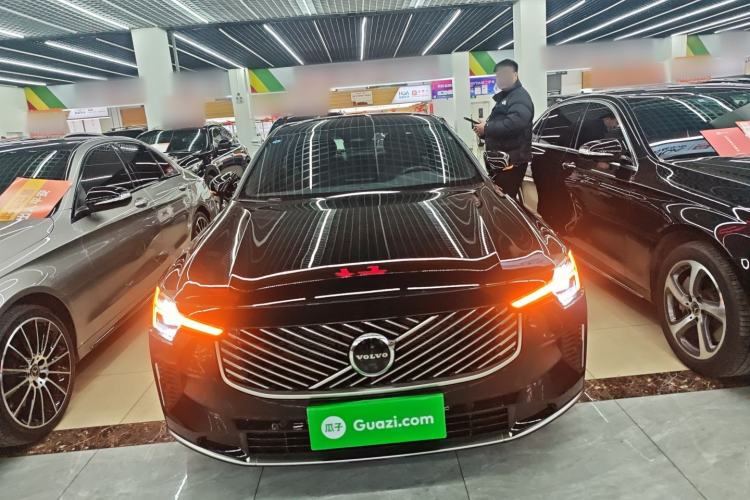 Used Volvo S90 2026 B5 Zhiyi Luxury Edition