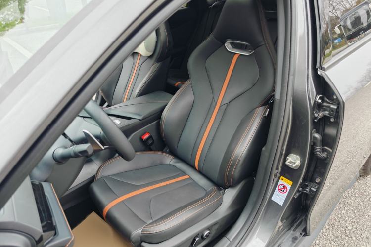 Used CHANGAN UNI-V 2025 1.5T 500Bar Prestige Version
