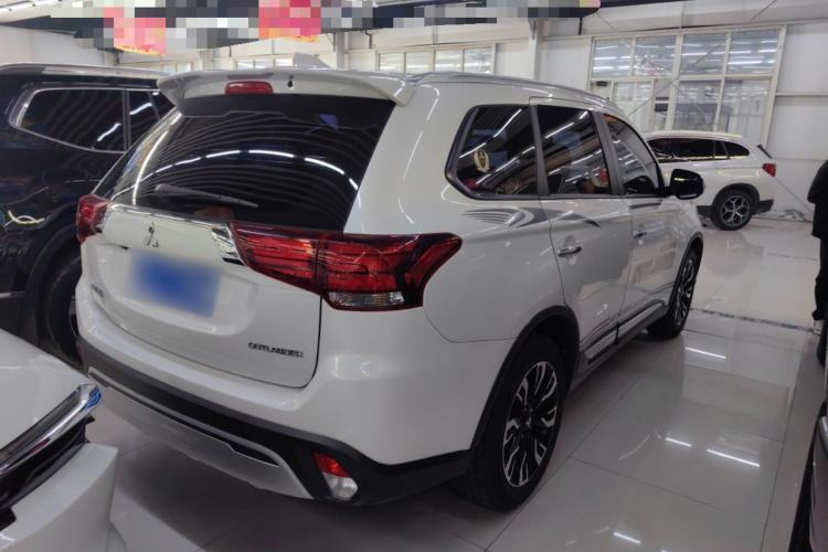 Used Mitsubishi Outlander 2020 2.0L Two-Wheel Drive Enjoyment Version 5 Seats