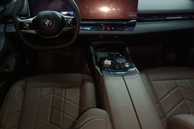 Used BMW 5 Series 2024 530Li Leading Luxury Package Center Console