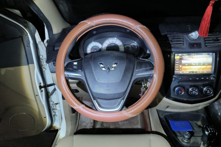 Used Wuling Hongguang 2015 1.5L S1 Comfort China V Standard
