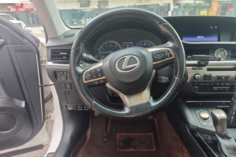 Used Lexus ES 2017 200 30th Anniversary Edition
