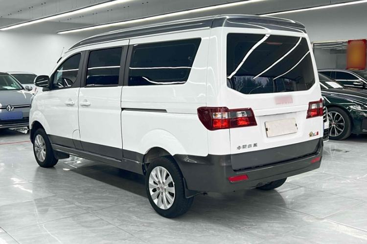 Used Jinbei Gold Hiace M Classic 2022 Panda Edition 1.5L Engineering Lion Passenger Van 6 Seats