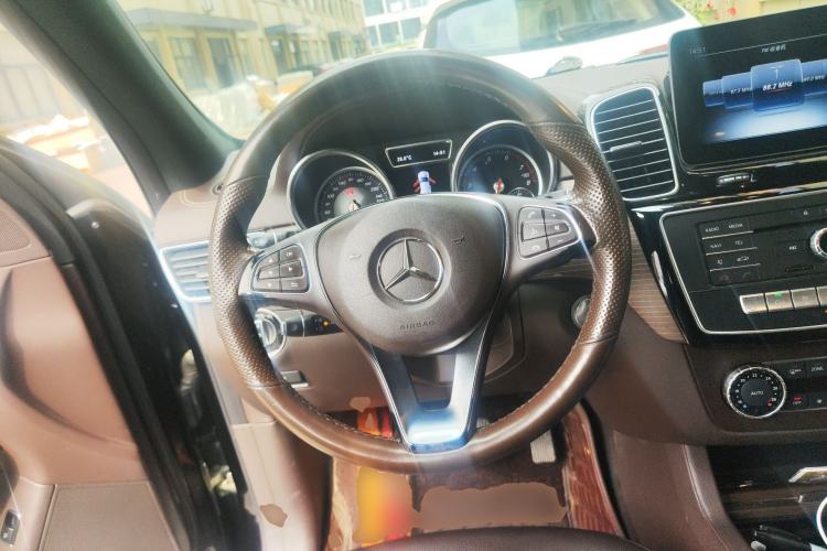 Used Mercedes-Benz GLE 2018 GLE 320 4MATIC Dynamic Edition Collector's Edition Steering Wheel