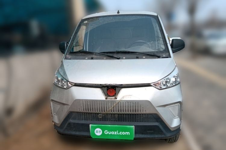 Used Wuling EV50 2022 Affordable Model Anchi with 35.904 kWh
