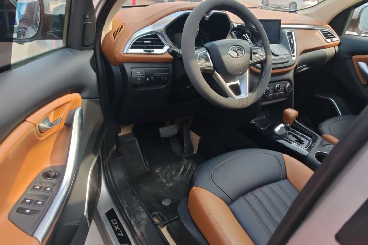 Used Soueast DX7 2015 1.5T Automatic Prestige Model
