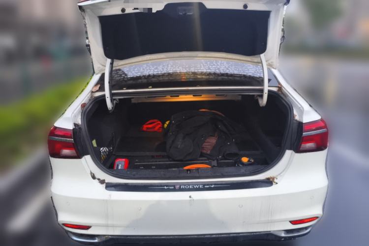 Used Roewe i6 New Energy 2019 PLUS 50T 4G Connected Glory Luxury Edition Trunk