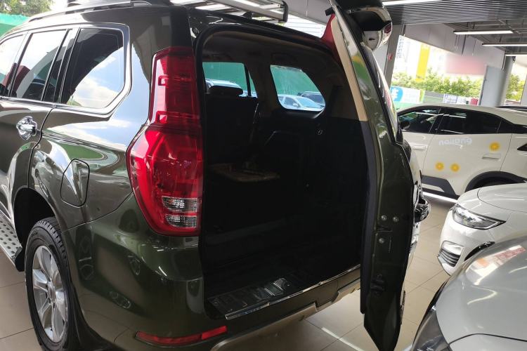 Used Haval H9 2015 2.0T Four-Wheel Drive Ultra-Luxury 7-Seater