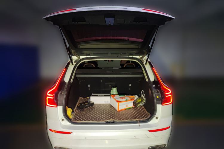 Used Volvo XC60 2019 T5 4x4 Smart Edition China V Standard Trunk