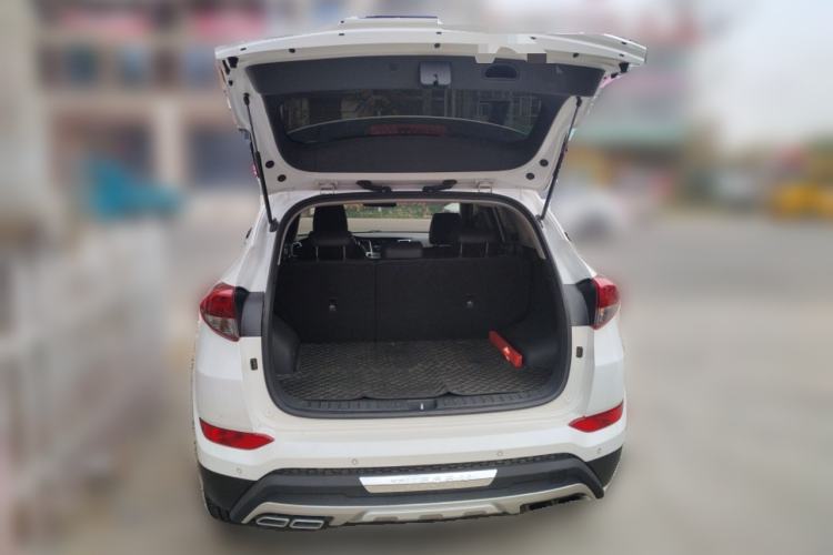 Used Hyundai Tucson 2018 1.6T Dual-Clutch Two-Wheel Drive 15th Anniversary Special Edition Trunk