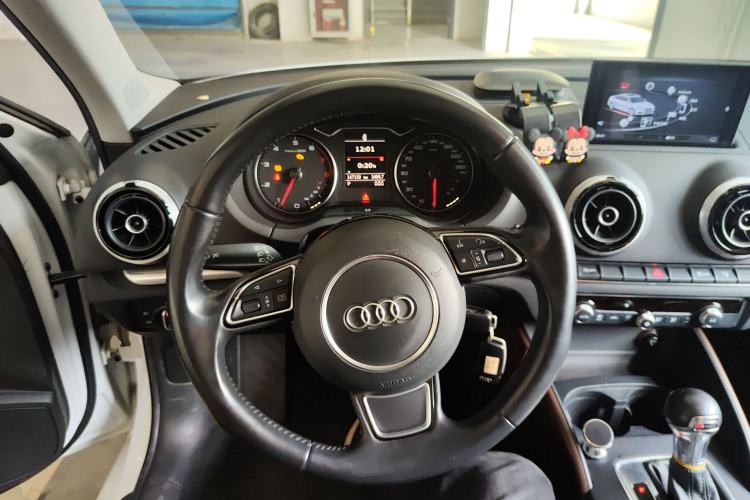 Used Audi A3 2014 Limousine 40 TFSI S line Comfort Model