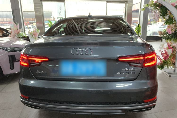 Used Audi A4L 2019 40 TFSI Fashion Edition China VI Emission Standard

