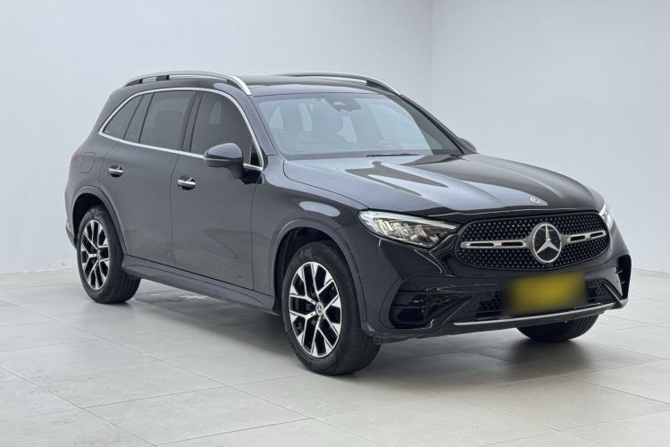 Used Mercedes-Benz GLC 2023 GLC 260 L 4MATIC Luxury Model 5 Seats Exterior 2