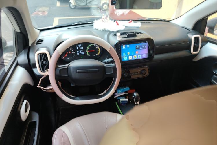 Used Roewe Clever 2021 302 km New Four-Seater Super-Efficient Version
