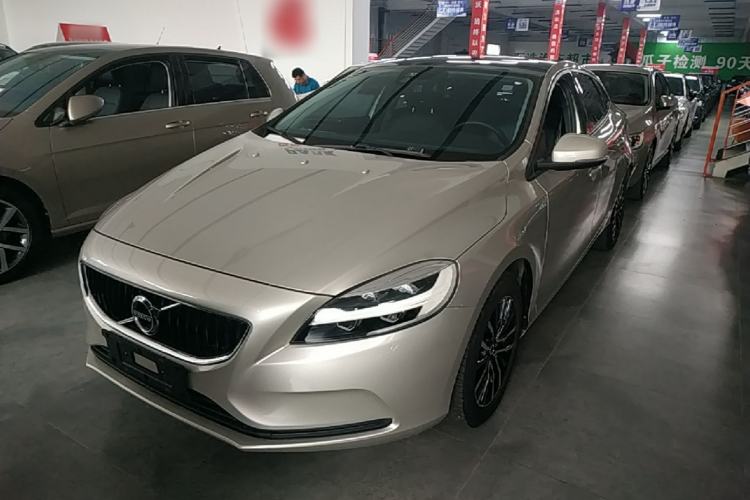 Used Volvo V40 2018 T3 Zhiyi Edition