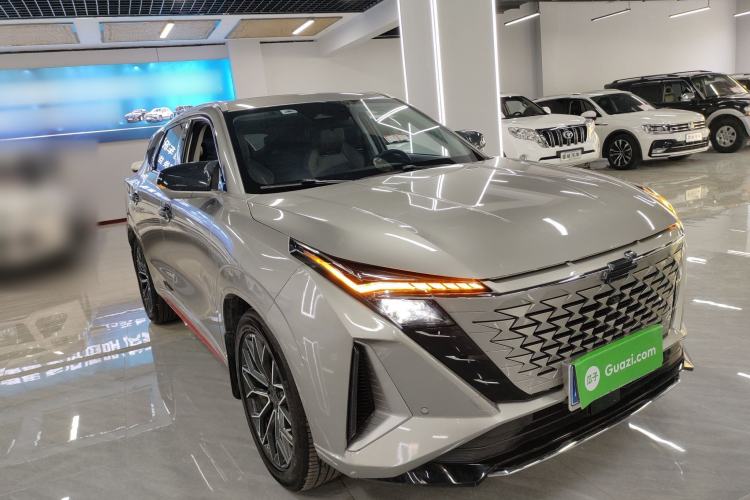 Used CHANGAN OSHAN Z6 2023 Blue Whale 1.5T DCT Smart Edition Front Right 45 Deg