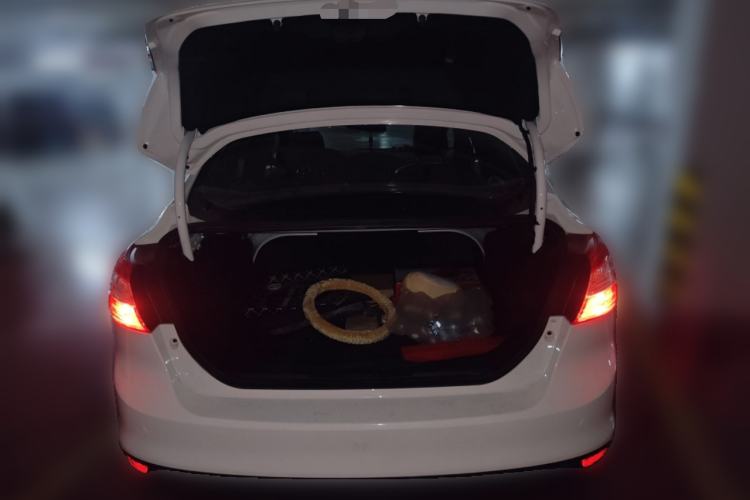 Used Ford Focus 2012 Sedan 1.6L Automatic Fashion Edition
