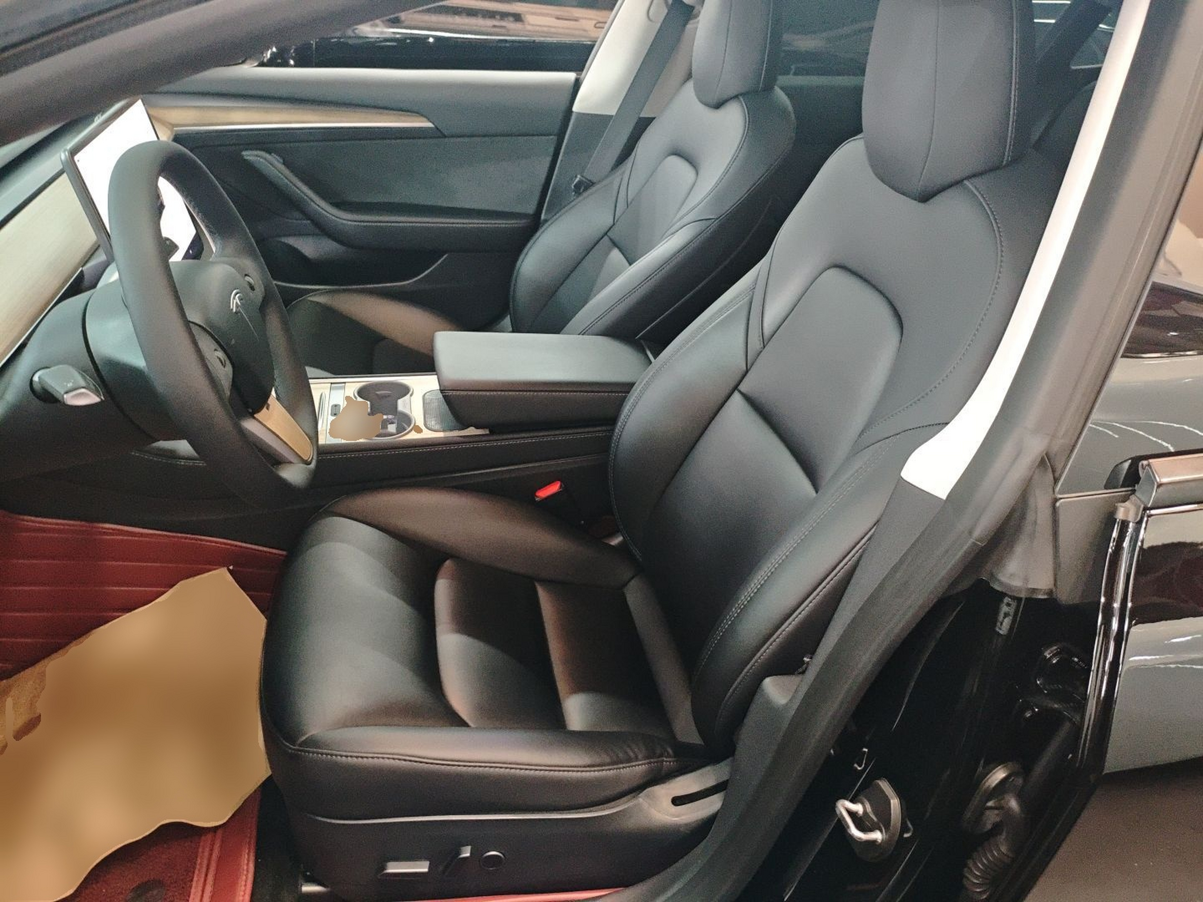 Переднее сиденье в автомобиле