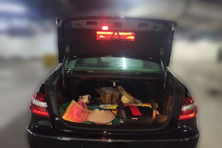 Used Mercedes-Benz E-Class 2010 E 260 L CGI Elegant Model Trunk