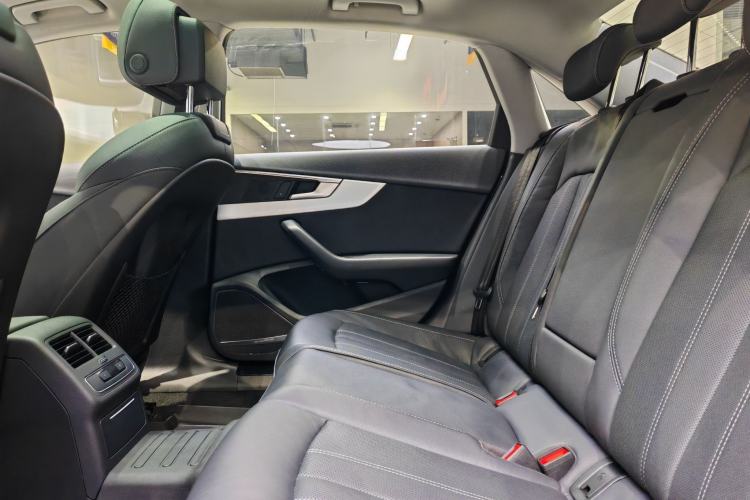 Used Audi A4L 2020 40 TFSI quattro Luxury Dynamic Model Interior 2