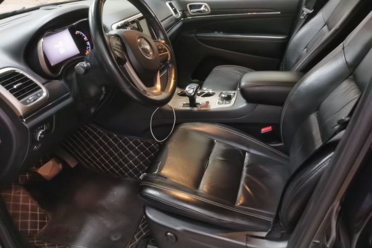 Used Jeep Grand Cherokee 2014 3.0TD Diesel Comfort Navigation Version Left Front Seat