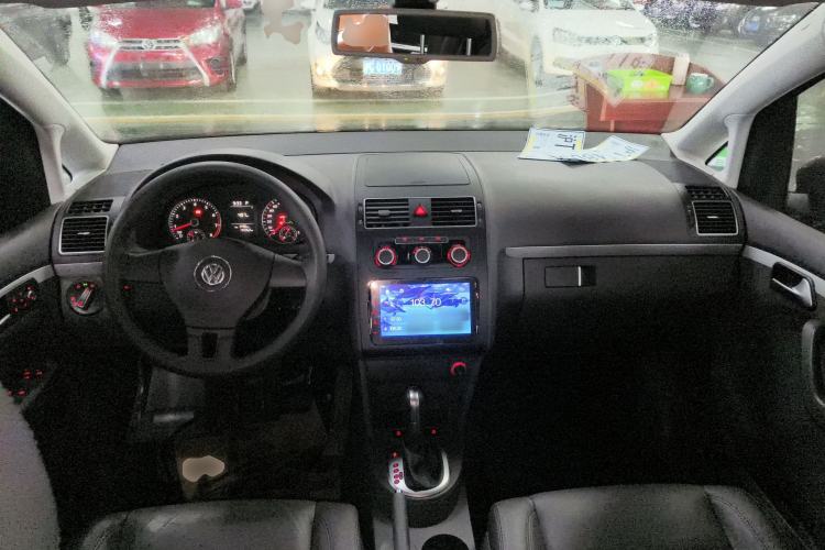 Used Volkswagen Touran 2015 1.4T DSG Comfort Edition 5 Seats Center Console