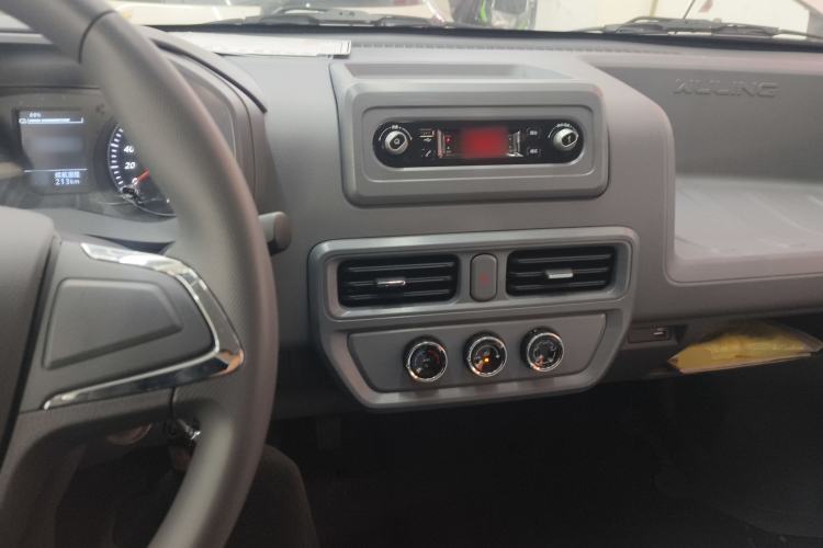 Used Wuling Yangguang 2025 Model 310KM Bus Edition—Customized by CATL