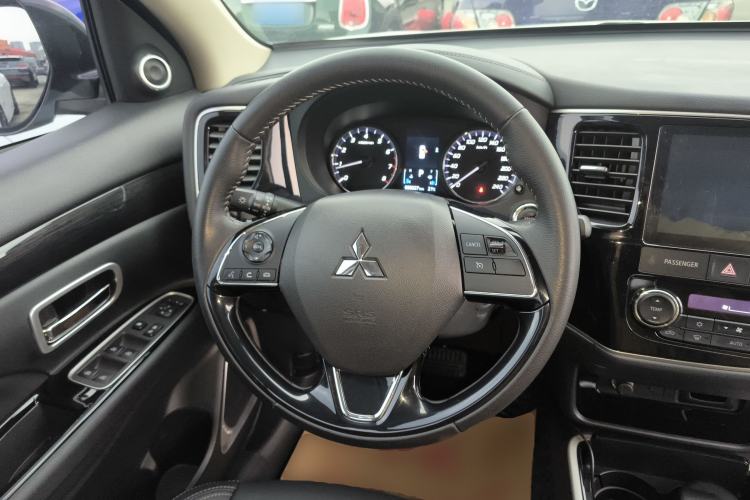 Used Mitsubishi Outlander 2019 2.0L Two-Wheel Drive Comfort Edition 5 Seats China VI Standard