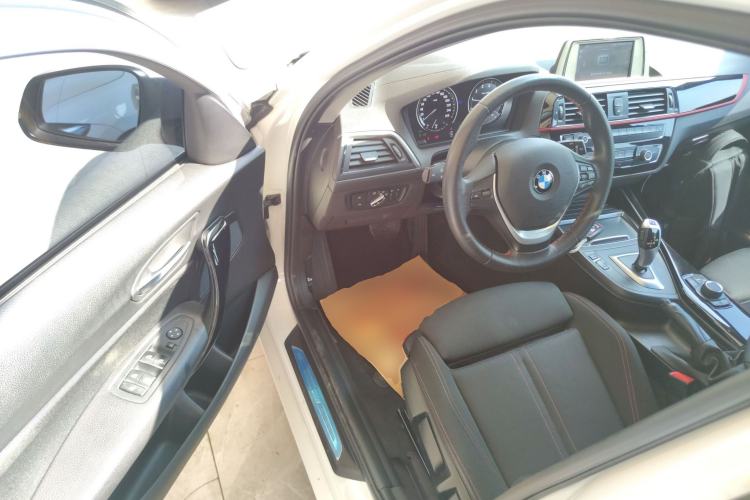 Used BMW 1 Series 2018 118i Sport Design Package Driver Seat