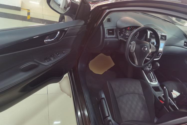 Used Nissan Tiida 2016 1.6L CVT Cool Dynamic Edition