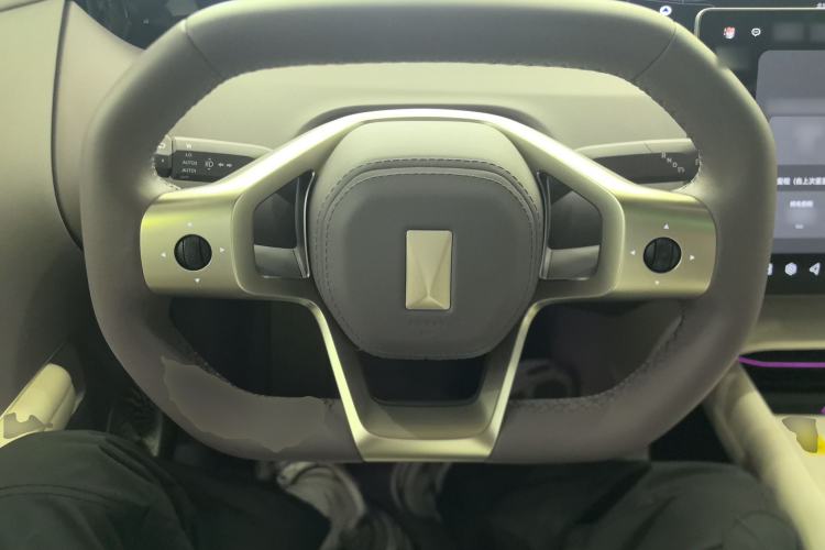 Used Avatr 06 2025 Pro Range-Extended Edition Steering Wheel