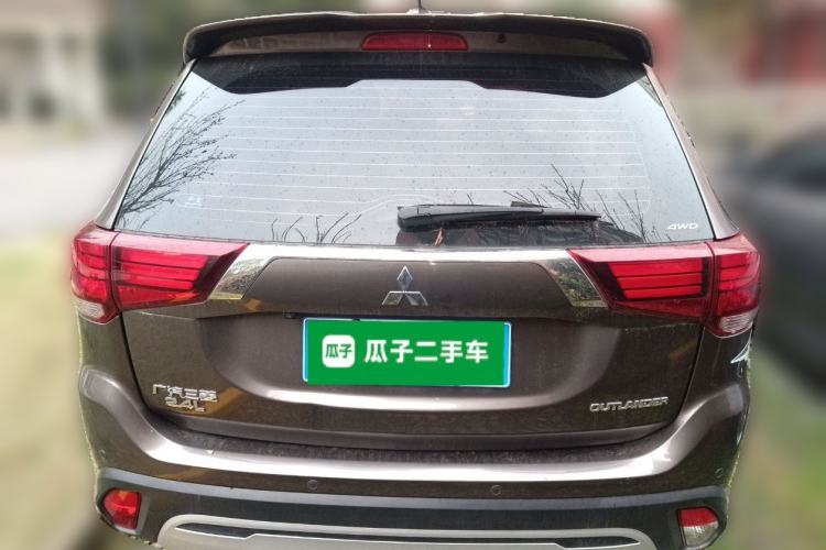 Used Mitsubishi Outlander 2019 2.4L 4x4 Zhi Xiang Edition 5 Seats China VI Standard Rear