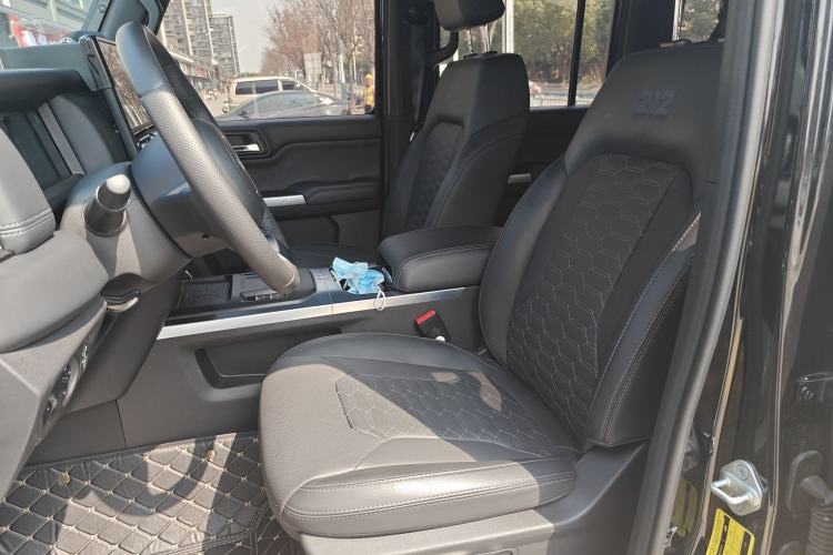 Used 212 T01 2025 2.0T Changfeng Left Front Seat