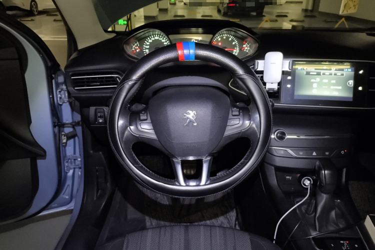 Used Peugeot 308S 2015 1.2T Automatic Jingchi Edition Steering Wheel