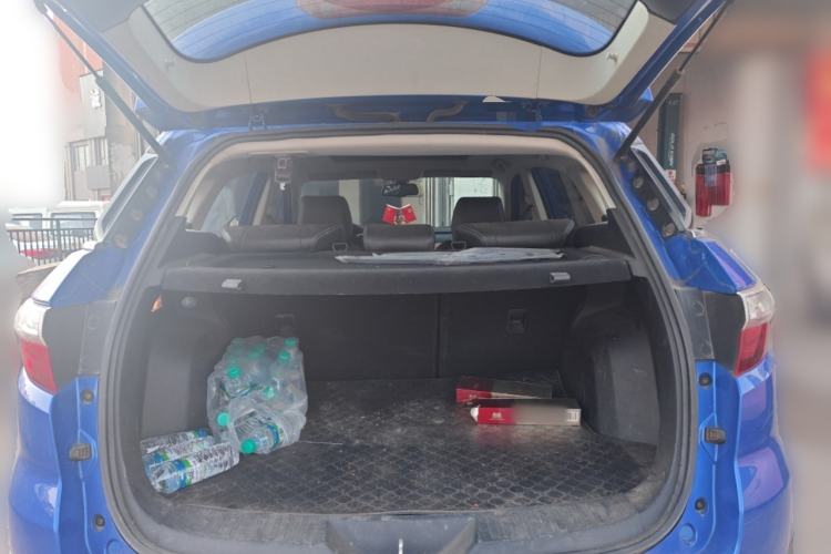 Used JMC Yusheng S330 2016 1.5L GTDi Automatic Two-Wheel Drive Prestige Edition Trunk