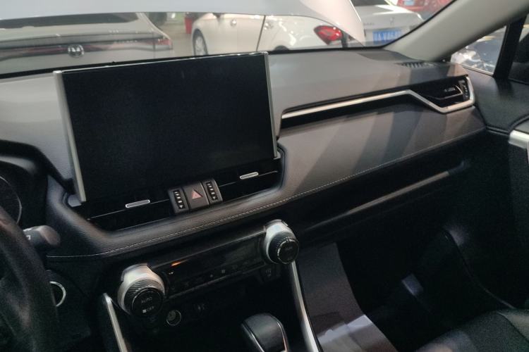 Used Toyota Wildlander 2022 2.0L CVT Two-Wheel Drive Luxury PLUS Edition
