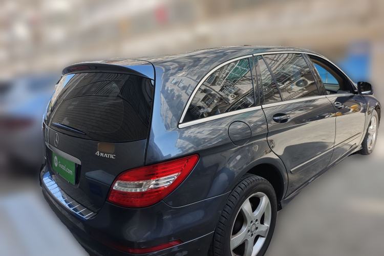 Used Mercedes-Benz R-Class 2014 R 320 4MATIC Luxury Model Rear Right 45 Deg