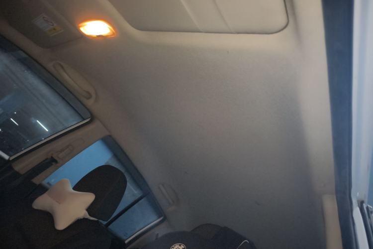 Used Venucia R50 2013 1.6L Manual Fashion Edition Headliner