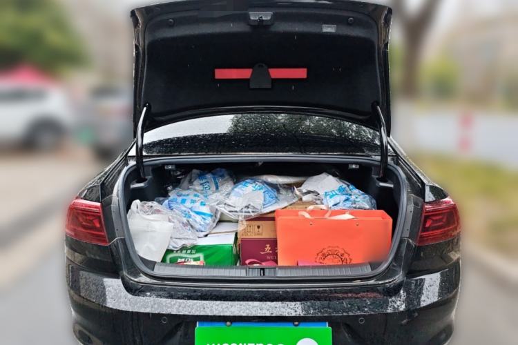 Used Volkswagen Magotan 2023 2 Million Units Commemorative Edition 330TSI DSG Luxury Version Trunk