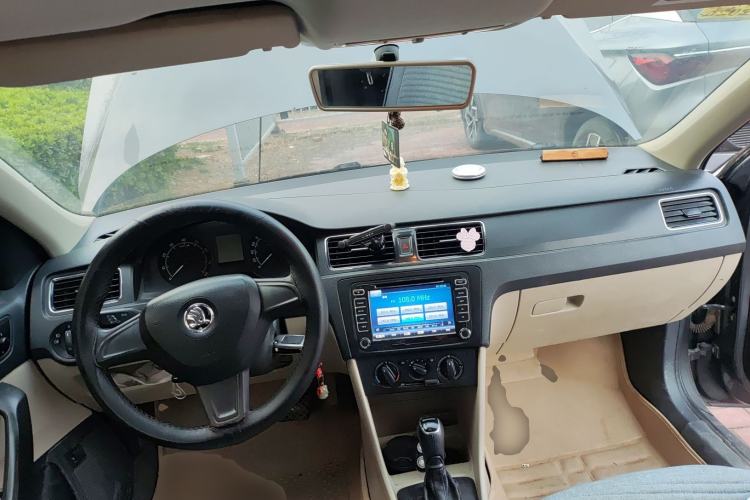 Used Skoda Rapid 2013 1.6L Automatic Smart Selection Model