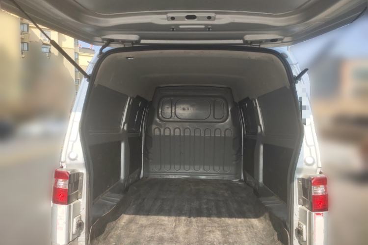 Used Jinbei Hiace X30 2023 1.5L Super-Enjoyment Van 2/5 Seats Non-Air-Conditioned Version SWC15M Trunk