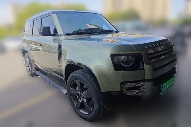 Used Land Rover Defender 2022 110 P400 X-DYNAMIC HSE Front Right 45 Deg