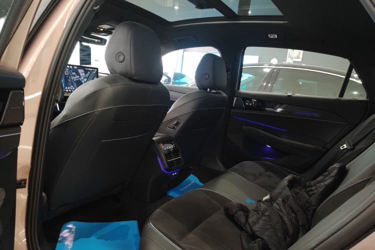 Used Volkswagen Passat 2025 Pro 380TSI Starry Dragon Luxury Edition
