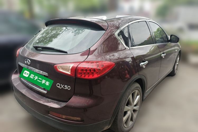 Used Infiniti QX50 2013 2.5L Two-Wheel-Drive Elegant Edition