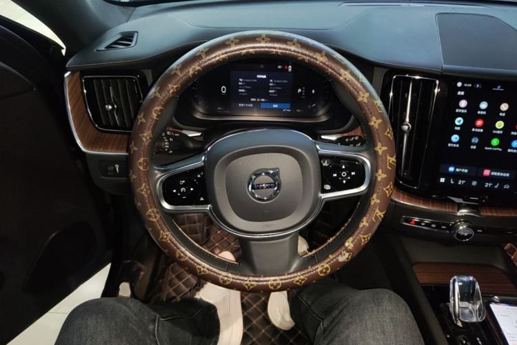 Used Volvo XC60 2022 B5 4x4 Smart Luxury Edition
