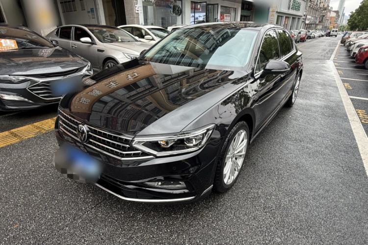 Used Volkswagen Magotan 2023 2 Million Units Commemorative Edition 330TSI DSG Luxury Version Exterior 5