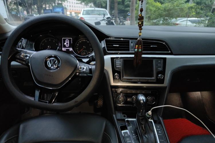 Used Volkswagen Lamando 2015 280TSI DSG Comfort Edition Center Console