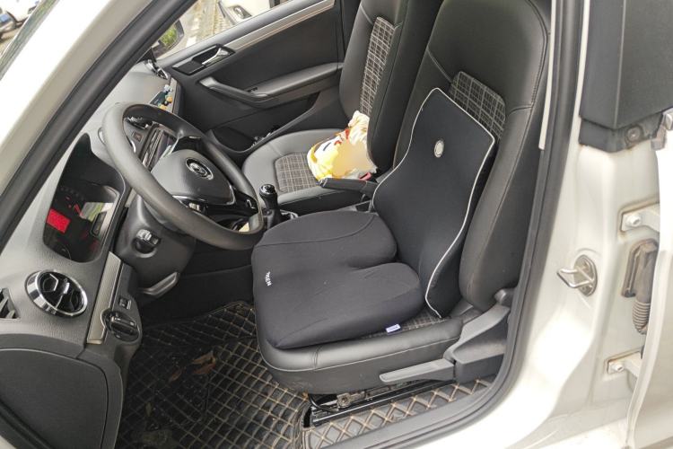 Used Volkswagen Jetta 2017 1.5L Manual Comfort Model Left Front Seat