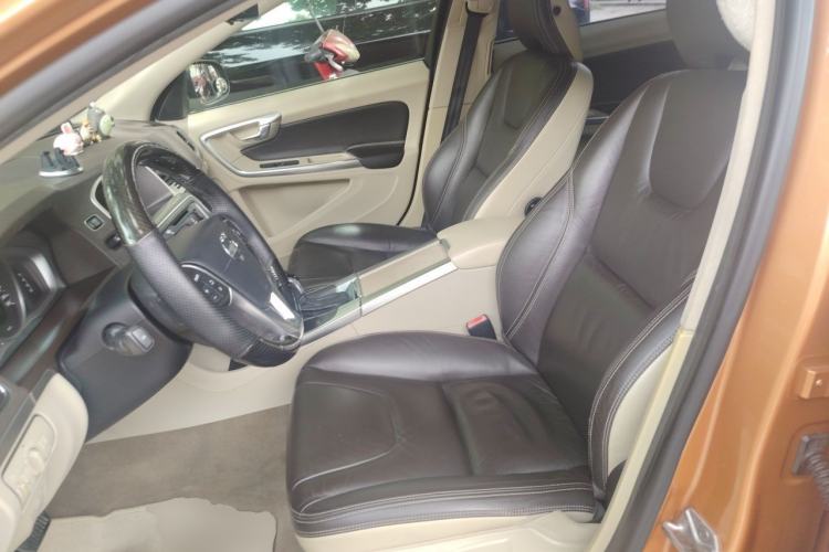 Used Volvo S60 2014 S60L 2.0T Zhiyuan Edition