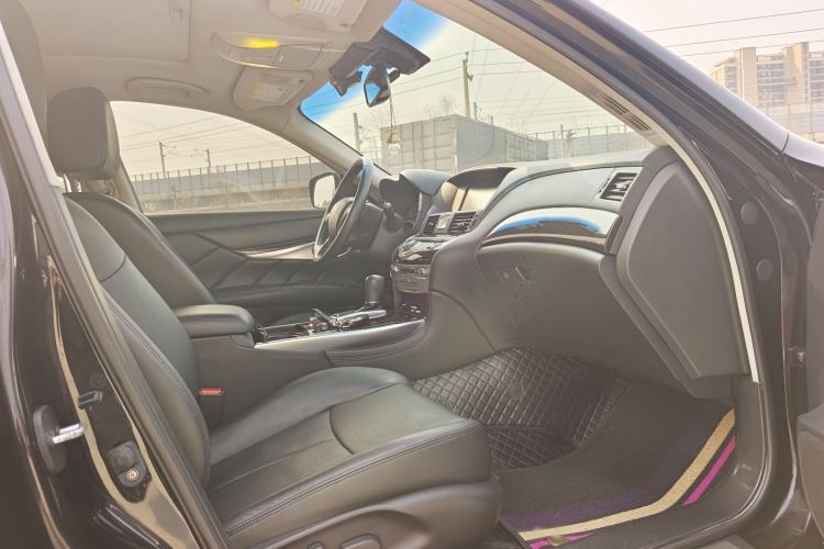 Used Infiniti Q70 2013 Q70L 2.5L Elegance Edition Interior 4